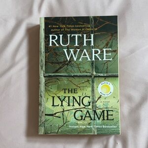 The Lying Game - Green Paperback Novel